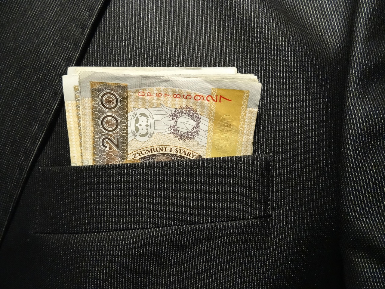 税金対策としての相続空き家の売却は空き家買取業者に依頼するべき？
